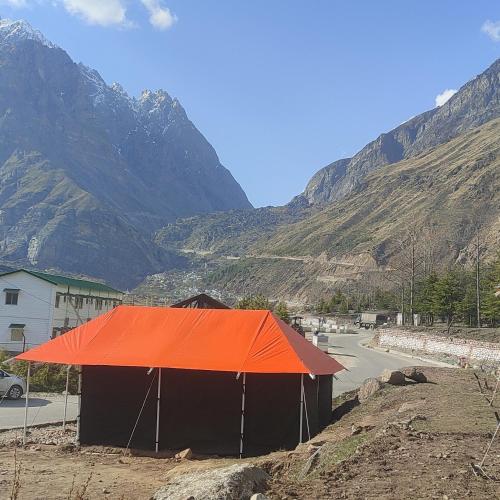 Buddy Hikers Stay Badrinath,,2 star