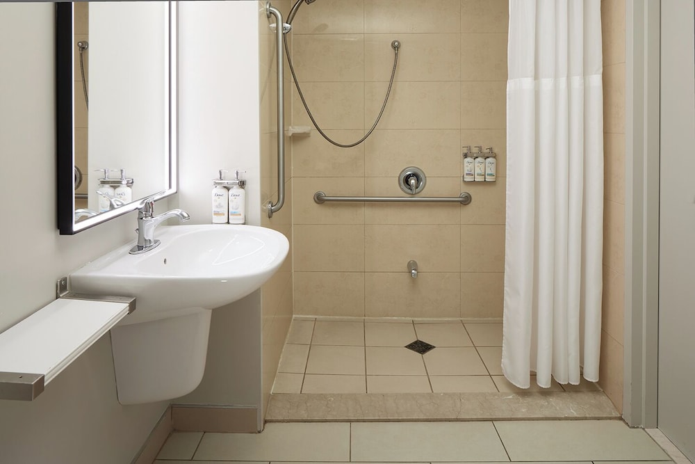 holiday inn hotel and suites montreal airport by ihg