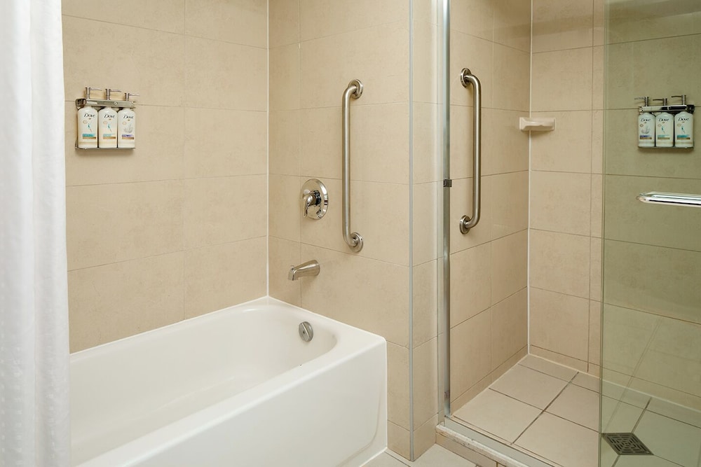 holiday inn hotel and suites montreal airport by ihg