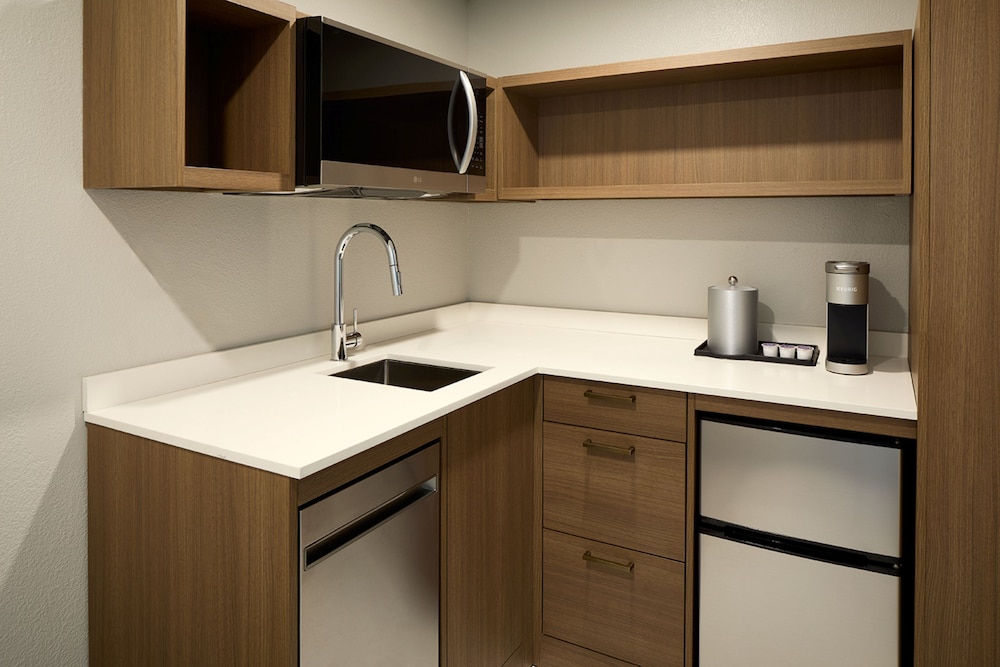 holiday inn hotel and suites montreal airport by ihg