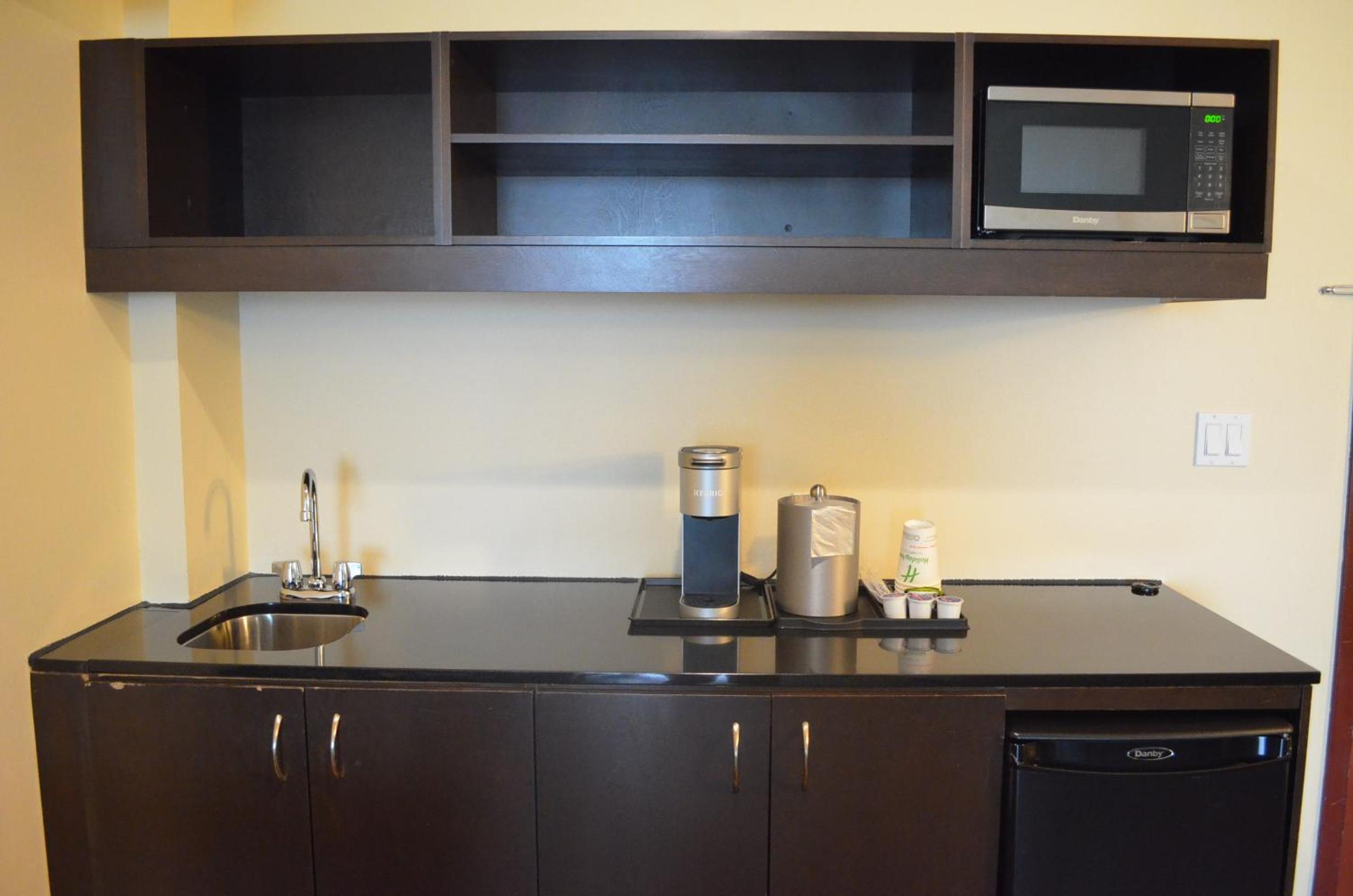 holiday inn hotel and suites montreal airport by ihg