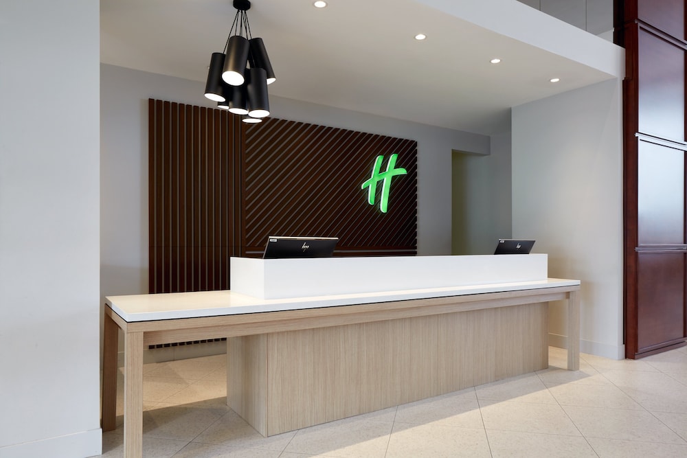 holiday inn hotel and suites montreal airport by ihg