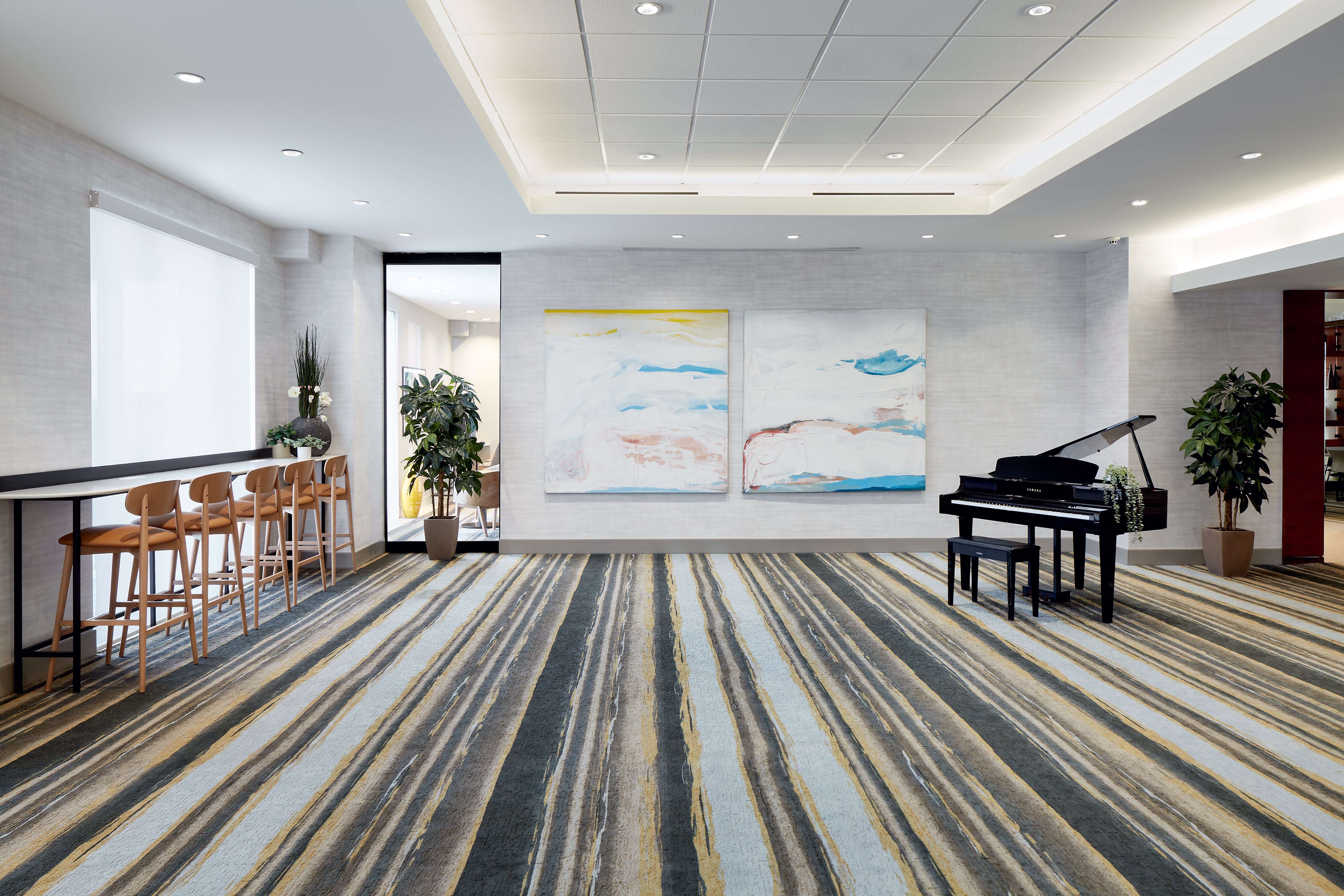 holiday inn hotel and suites montreal airport by ihg