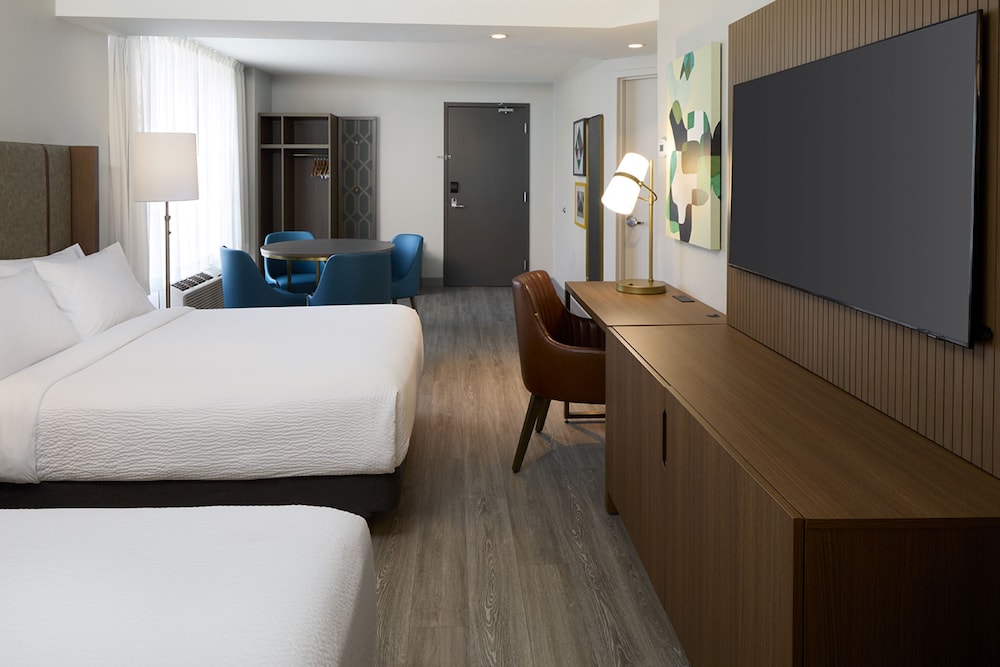 holiday inn hotel and suites montreal airport by ihg