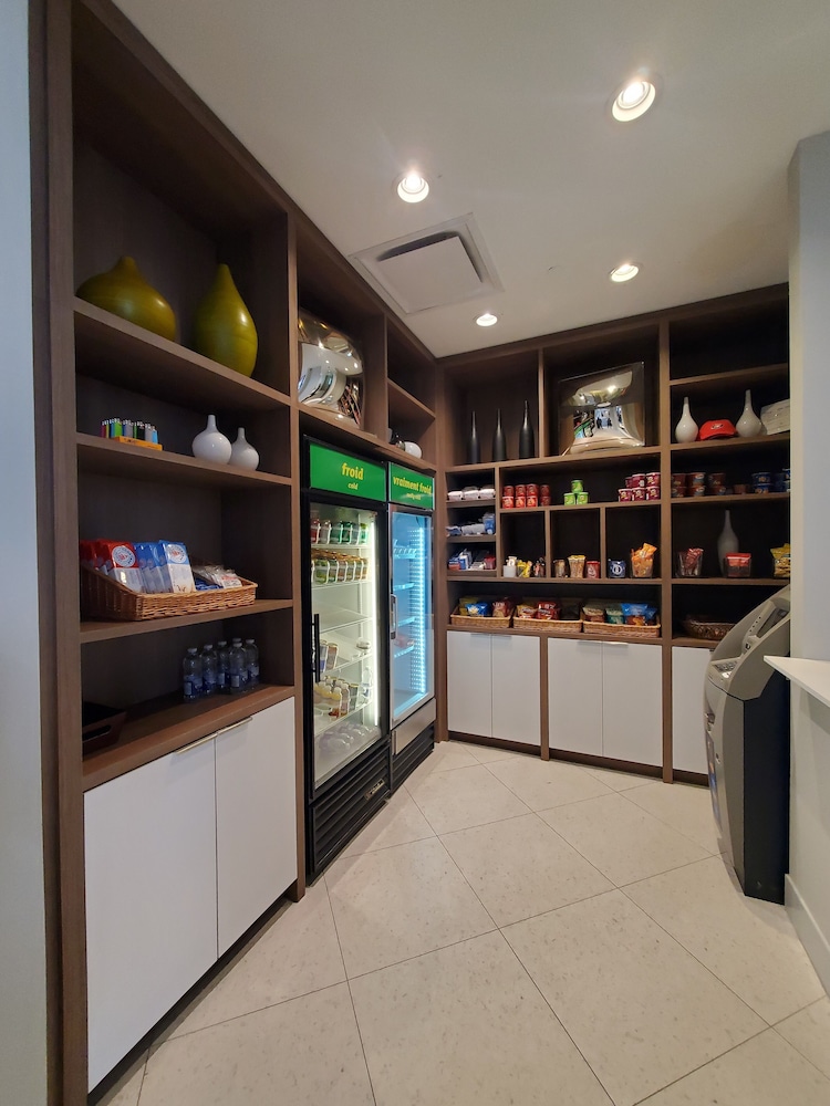 holiday inn hotel and suites montreal airport by ihg