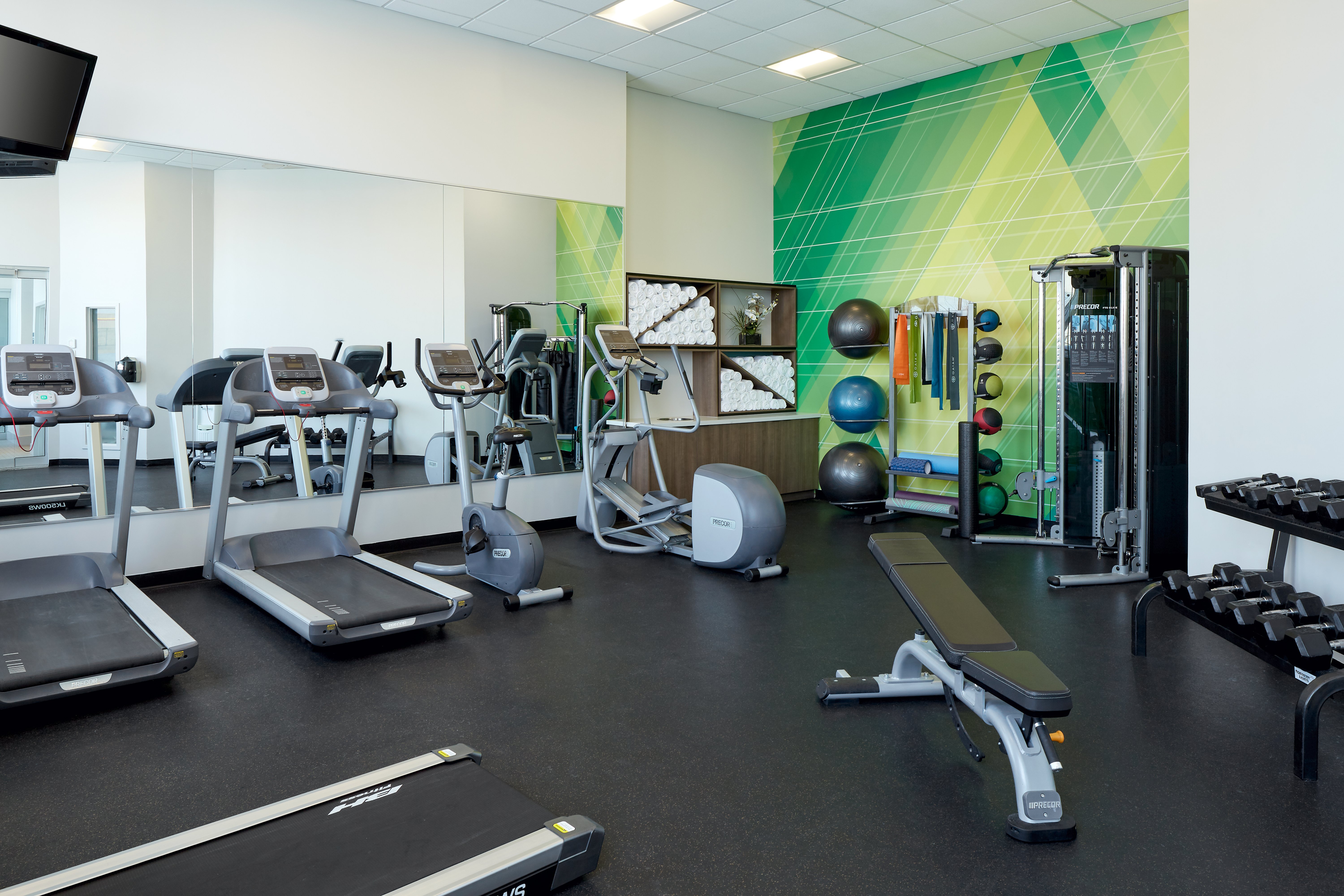 holiday inn hotel and suites montreal airport by ihg