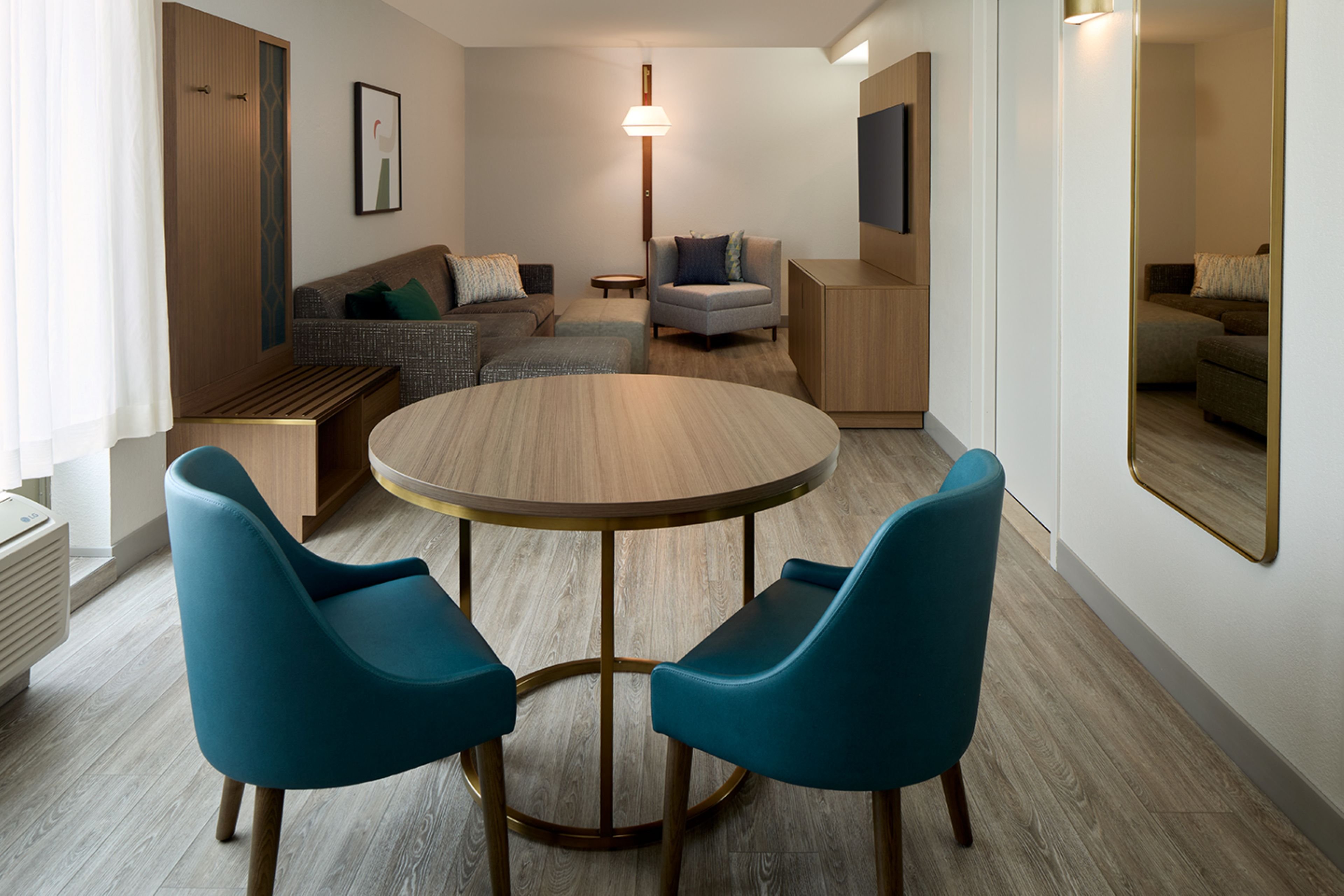holiday inn hotel and suites montreal airport by ihg