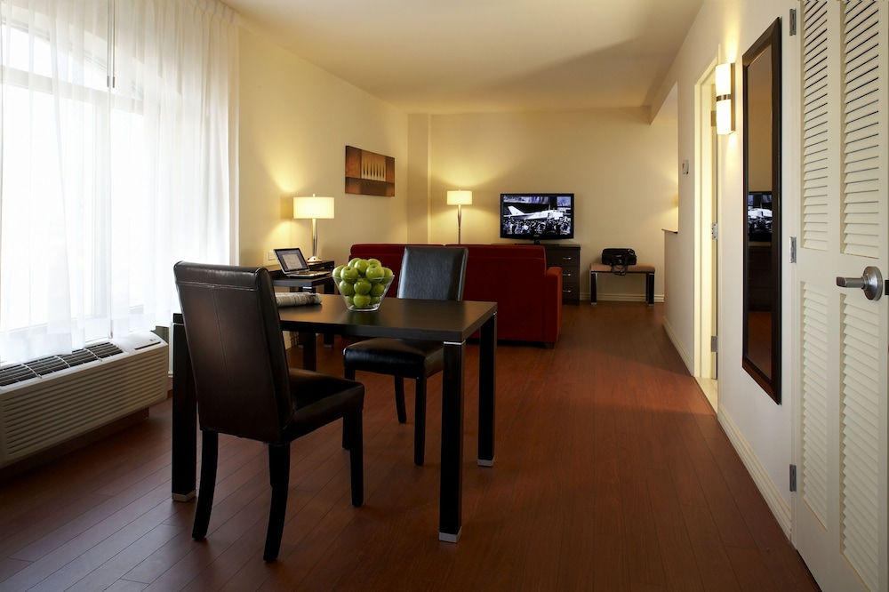 holiday inn hotel and suites montreal airport by ihg