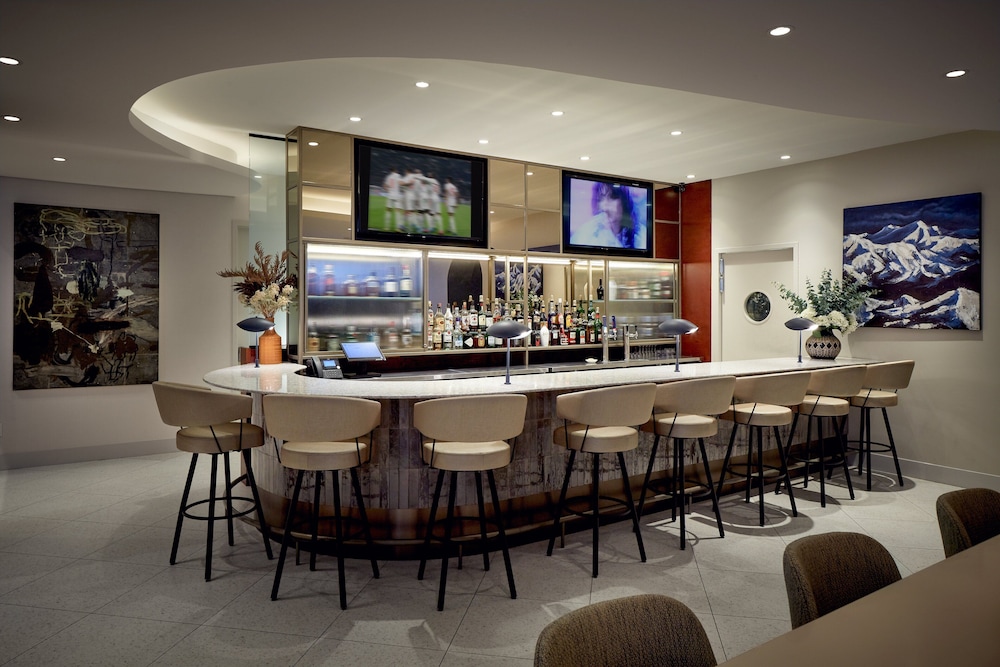 holiday inn hotel and suites montreal airport by ihg
