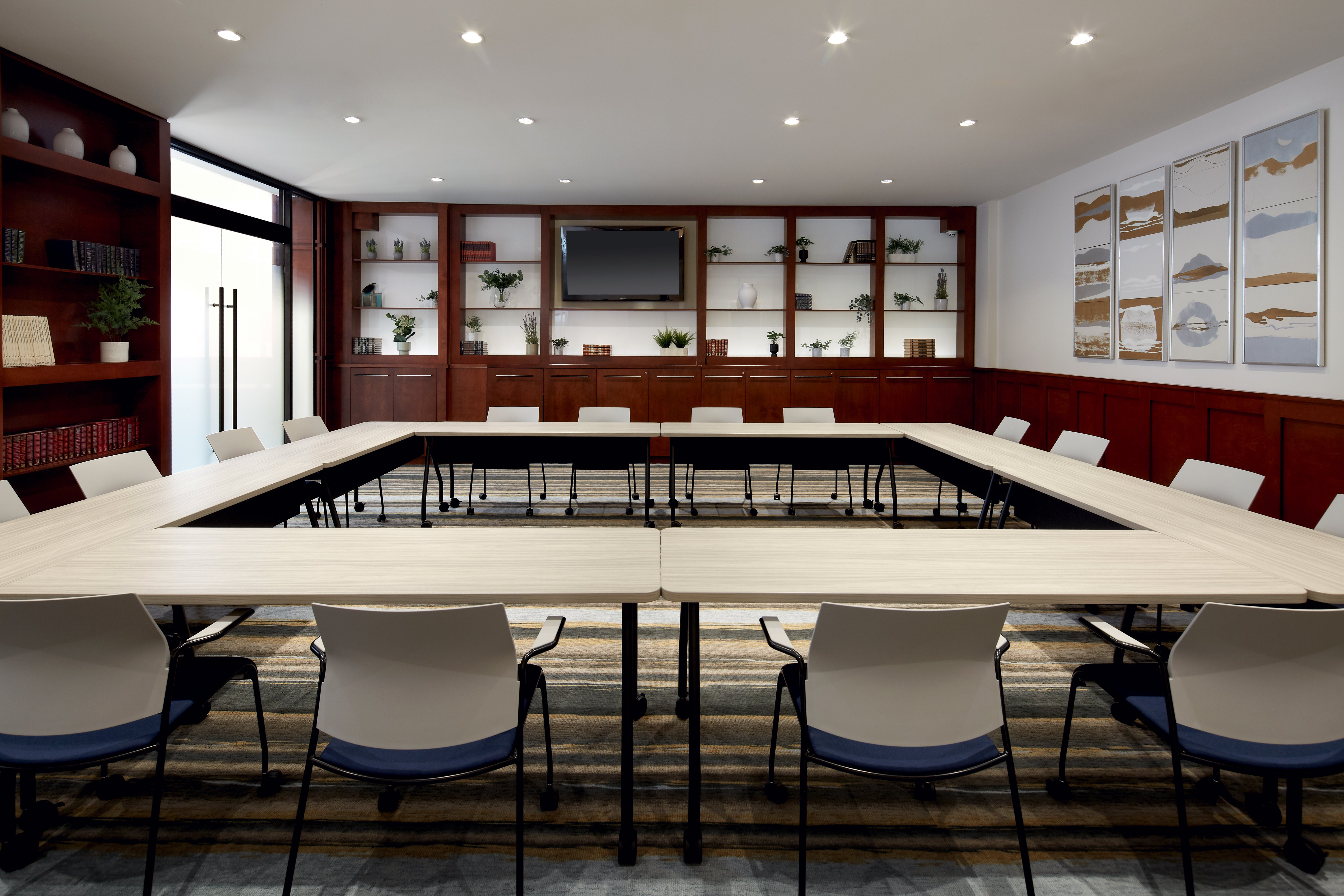 holiday inn hotel and suites montreal airport by ihg