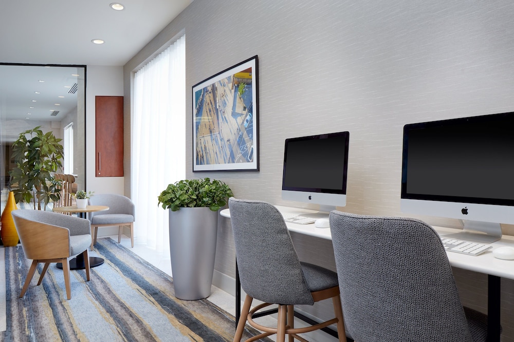 holiday inn hotel and suites montreal airport by ihg