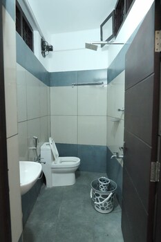 enroute delight residency