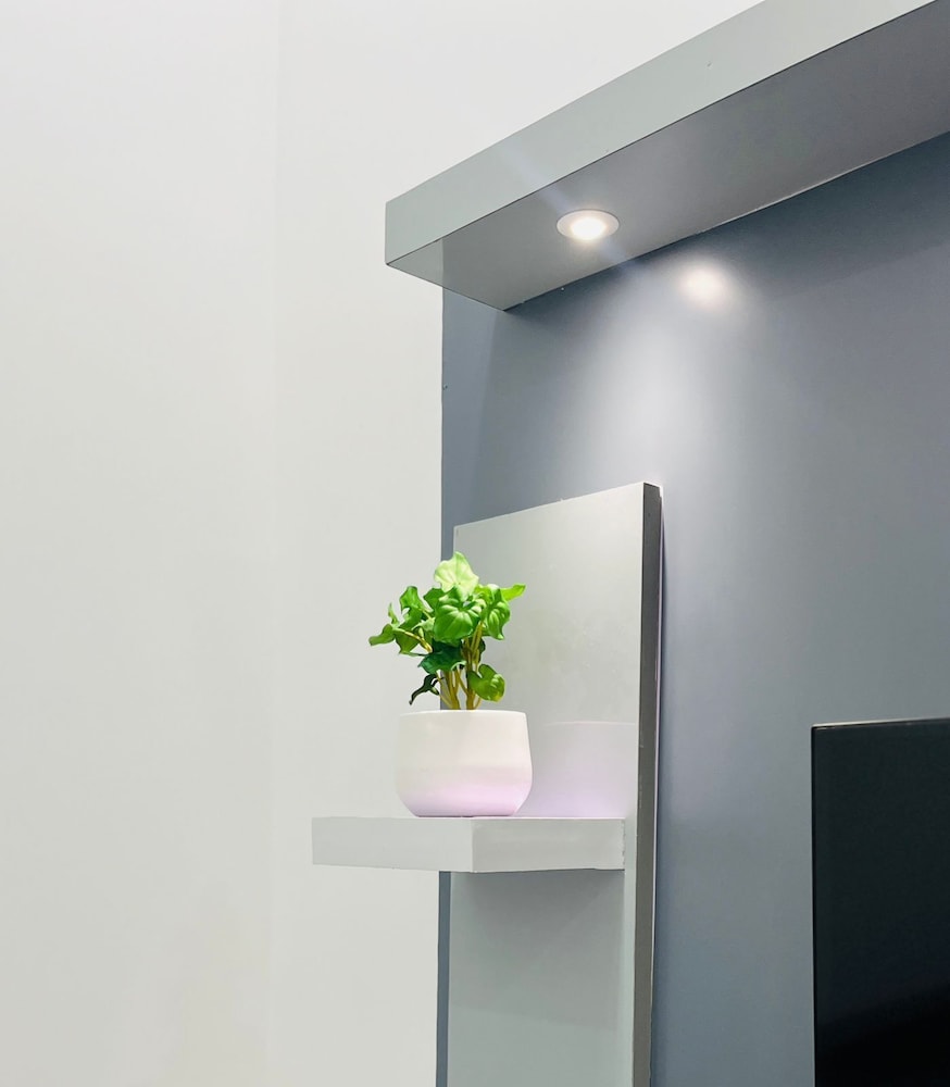 enroute delight residency