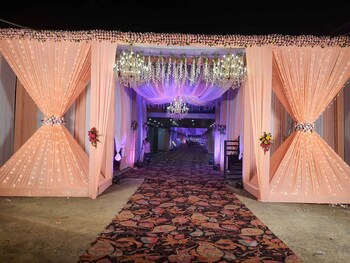 Hotel Crown Resort,,2 star