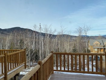 spacious sugarloaf condo