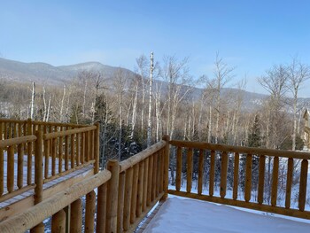 spacious sugarloaf condo