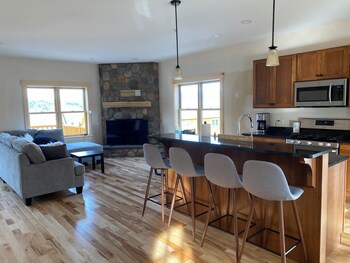 Spacious Sugarloaf Condo,6014 Allagash Dr,2 star