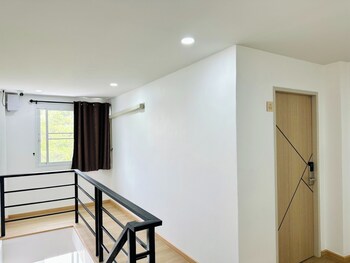 The Cozy 77,,2 star