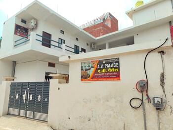 hotel a v palace ayodhya