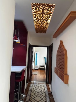 luxury serviced apartment near medanta medicity