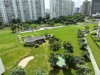 luxury serviced apartment near medanta medicity