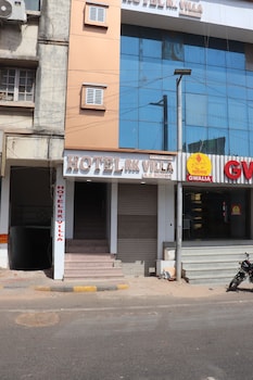 hotel r k villa