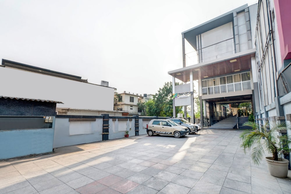 treebo riddhi paradise 15 mins from airport