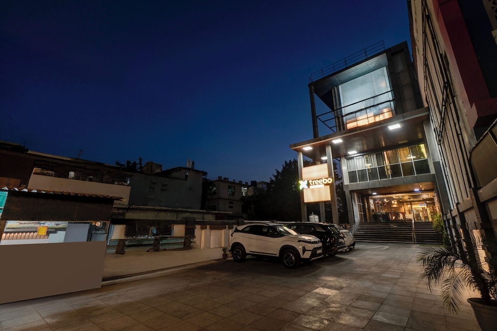 treebo riddhi paradise 15 mins from airport