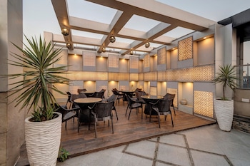 treebo riddhi paradise 15 mins from airport