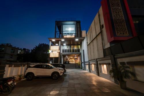 treebo riddhi paradise 15 mins from airport