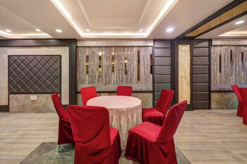 treebo riddhi paradise 15 mins from airport