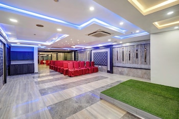 treebo riddhi paradise 15 mins from airport