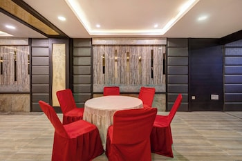 treebo riddhi paradise 15 mins from airport