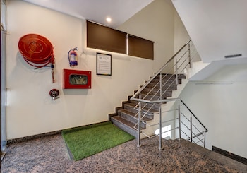 treebo riddhi paradise 15 mins from airport