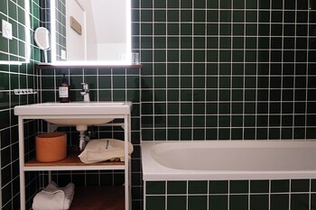 alfred hotels toulouse centre wilson