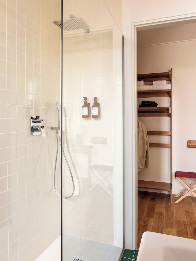 alfred hotels toulouse centre wilson