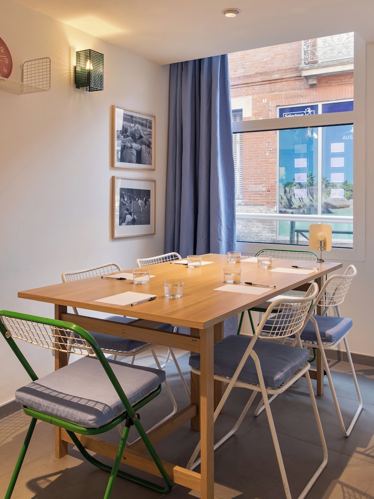 alfred hotels toulouse centre wilson