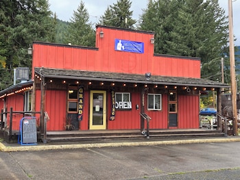 Irish Dreams Llc,10023 Us Hwy 12,2 star