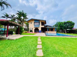 baileys castle villa