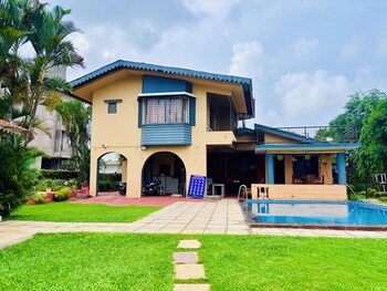 baileys castle villa