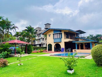 baileys castle villa