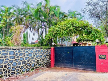 baileys castle villa