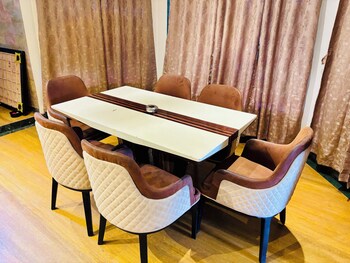 baileys castle villa