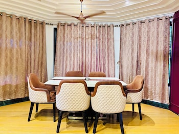 baileys castle villa