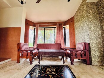 baileys castle villa