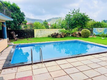 baileys castle villa