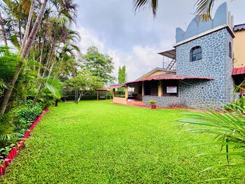 baileys castle villa