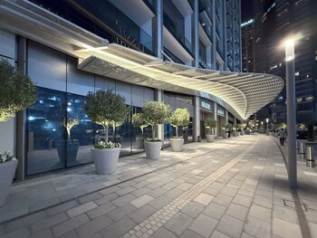 burj and fountain luxe stay