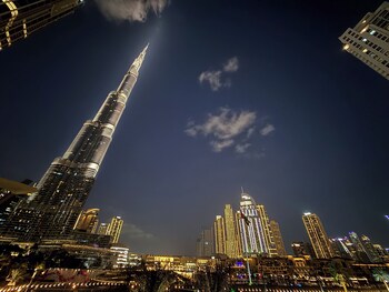 burj and fountain luxe stay