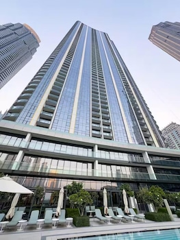 burj and fountain luxe stay